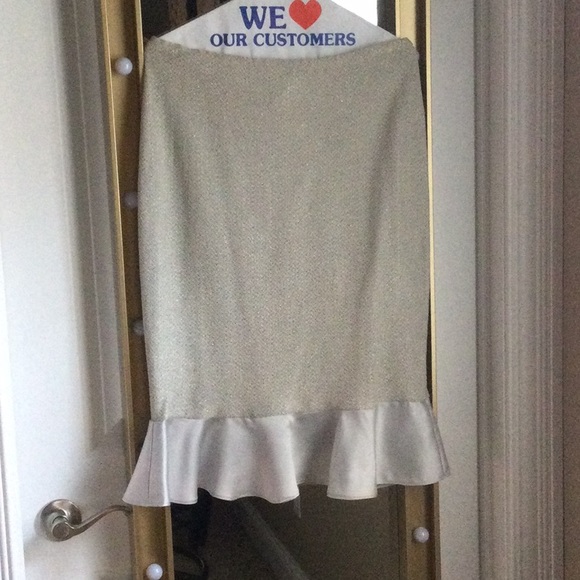 St. John Knit and Silk - Picture 2 of 8